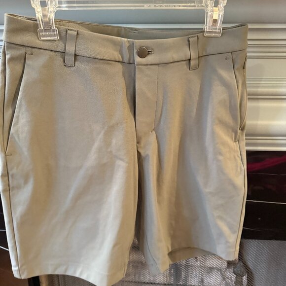 Lululemon Commission Classic-Fit Short 9" Warpstreme Color Grey Sage Size 30 - Picture 1 of 7
